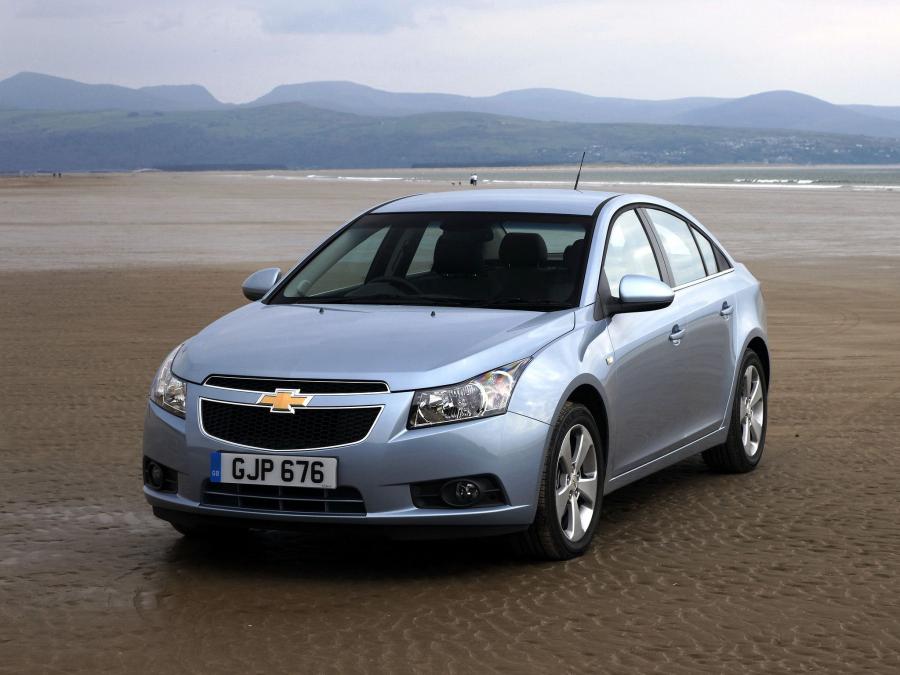  Chevrolet Cruze 2009 года  (UK) (фото 8 из 16)